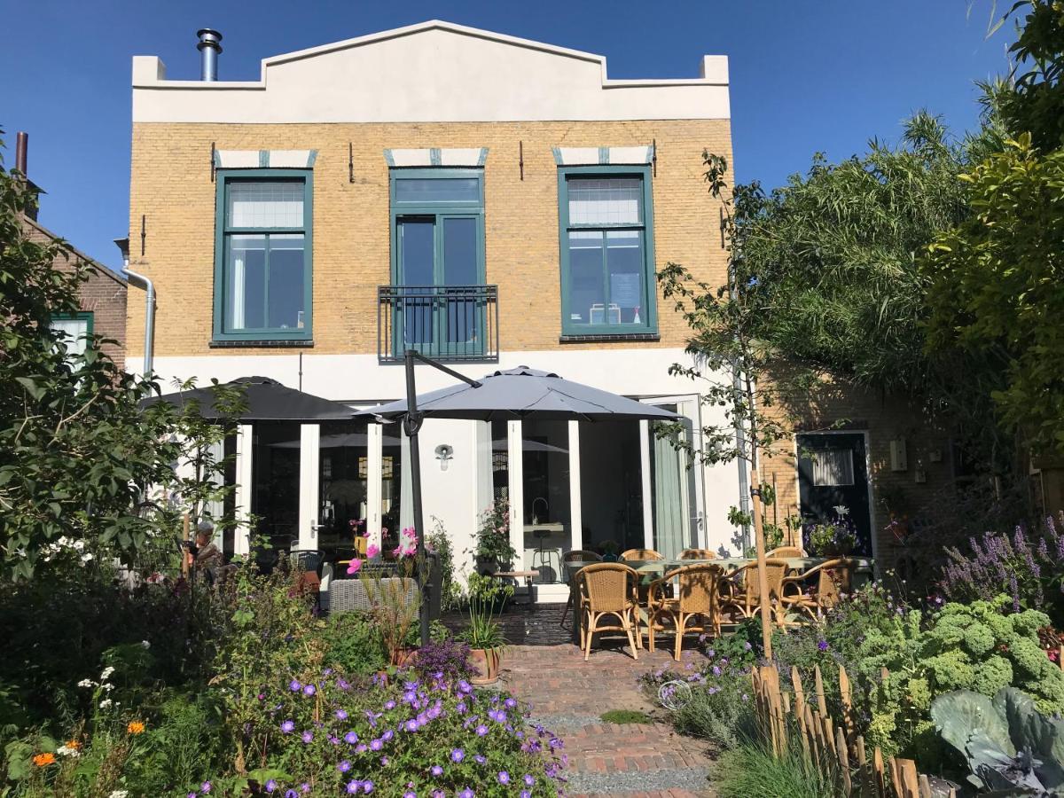 B&B Logeren Bij De Burgemeester Stad aan 't Haringvliet Exterior foto